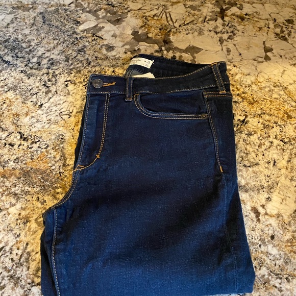 Abercrombie & Fitch Low Rise Super Skinny Jeans - Picture 6 of 7